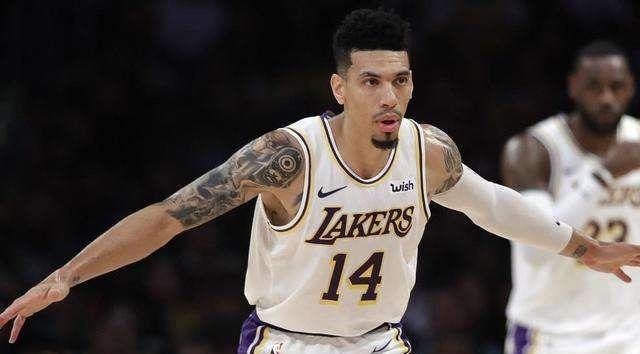 清晨突围战来临，皇家社会围绕社区盾手感冰凉，质疑声仍在，训练强度明显提升的简单介绍